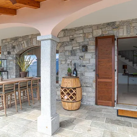 Rosa - Plesio By Lovecomo Ferienhaus Barna